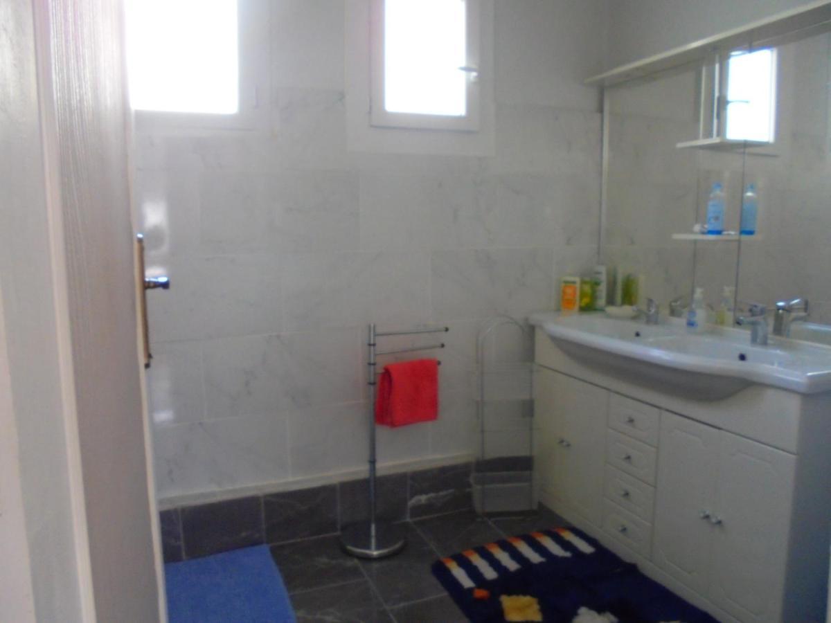 CHAMBRE SPACIEUSE CONFORTABLE,WIFI,Climatisée,près GARE TGV,parking,pt dejeuner Perpignano Esterno foto