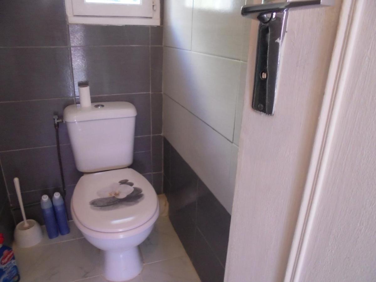CHAMBRE SPACIEUSE CONFORTABLE,WIFI,Climatisée,près GARE TGV,parking,pt dejeuner Perpignano Esterno foto