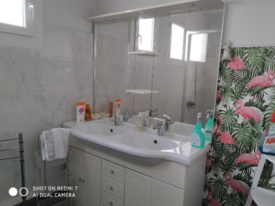 CHAMBRE SPACIEUSE CONFORTABLE,WIFI,Climatisée,près GARE TGV,parking,pt dejeuner Perpignano Esterno foto